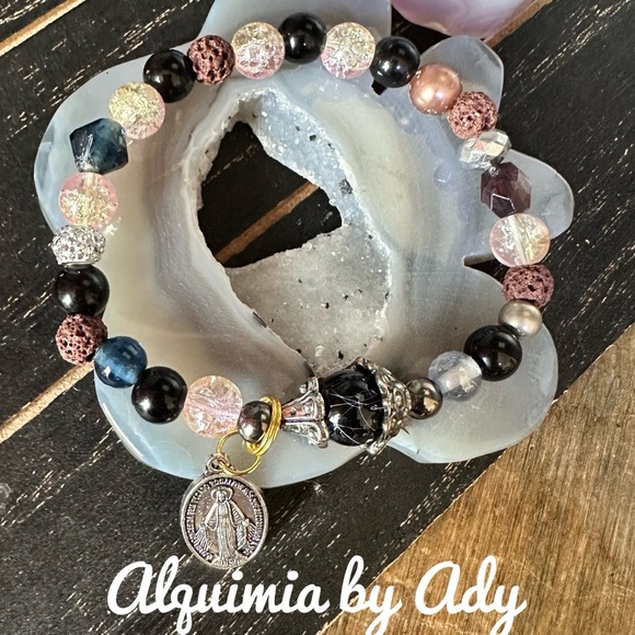 Alquimia Jewelry - Plum color lava rock handmade beaded bracelet